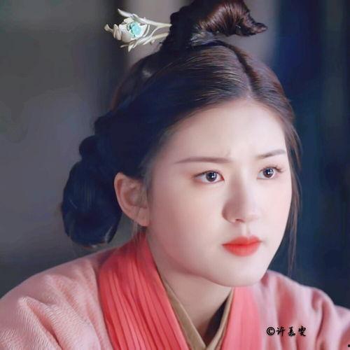 明星许嘉雯,闪耀星途，青春绽放的璀璨之星